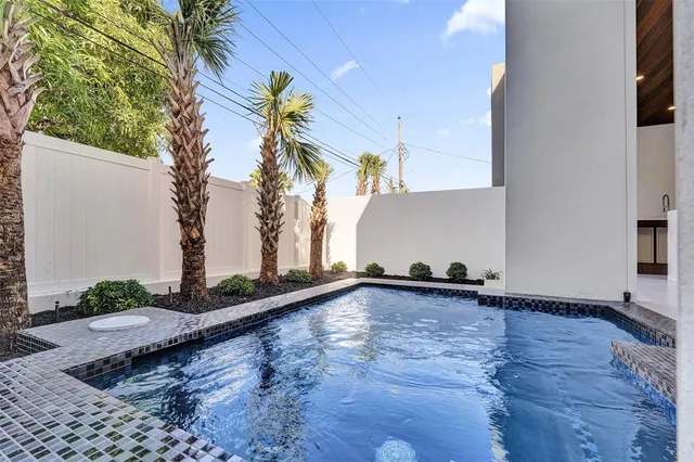 $1,850,000 | 1525 Northeast 15th Avenue, Fort Lauderdale, FL 33304