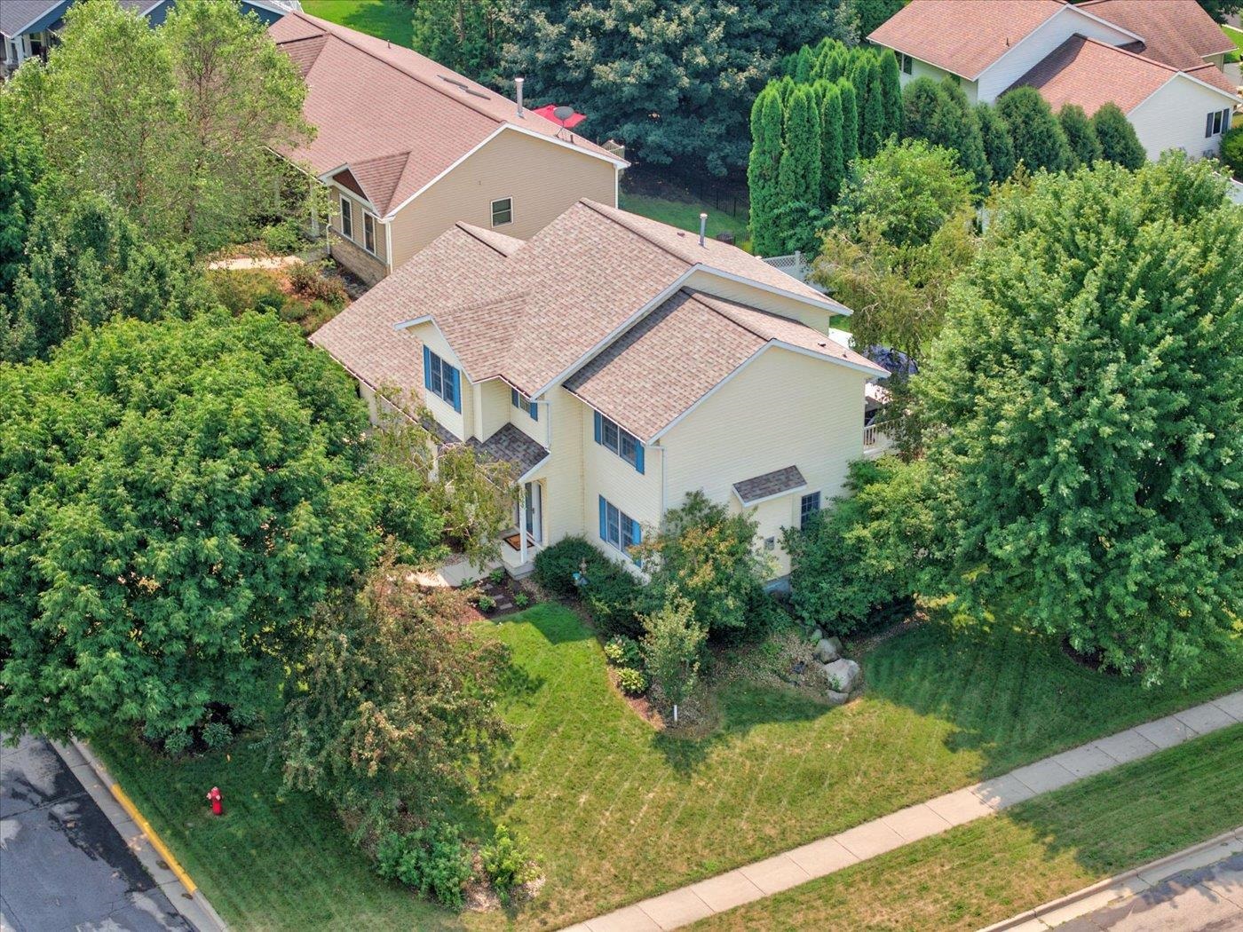 1398 Overlook Pass Sun Prairie, WI 53590 - Photo 4 of 50 Gallery Image 4