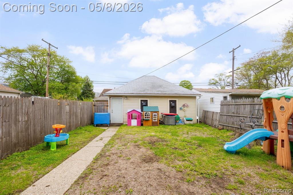 126 East Henry Street River Rouge, MI 48218 - Photo 5 of 31