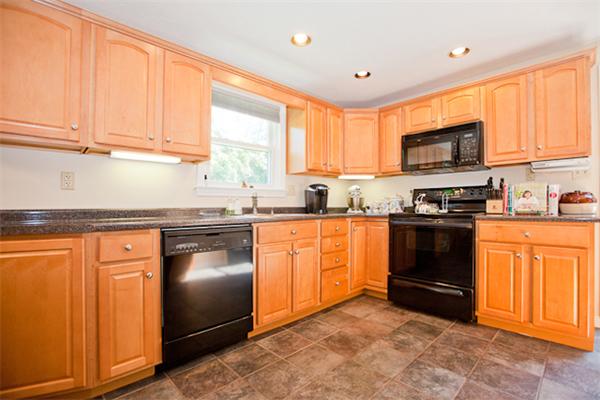 161 Lawson Road Scituate, MA 02066 - Photo 4 of 15 Gallery Image 4
