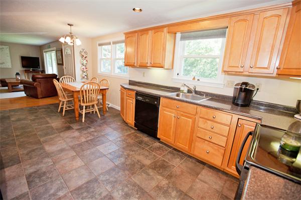 161 Lawson Road Scituate, MA 02066 - Photo 5 of 15 Gallery Image 5