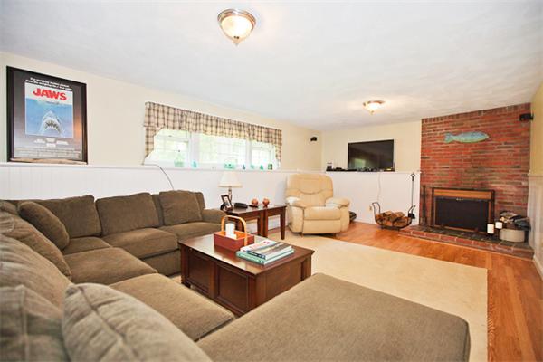 161 Lawson Road Scituate, MA 02066 - Photo 6 of 15 Gallery Image 6