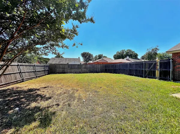 $2,295 | 1028 Whitewater Trail, DeSoto, TX 75115