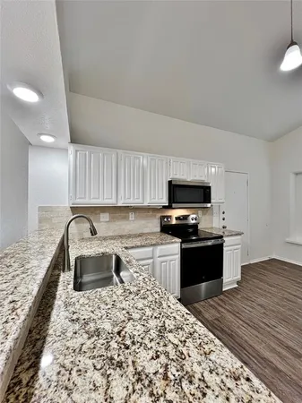 $2,295 | 1028 Whitewater Trail, DeSoto, TX 75115