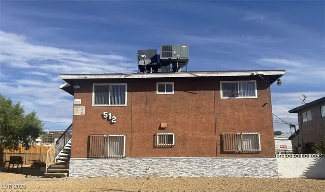 $1,050 | 512 North Circle, Unit 4, Las Vegas, NV 89119