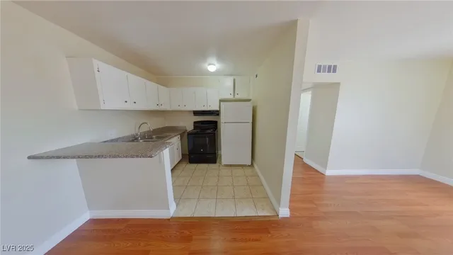 $1,050 | 512 North Circle, Unit 4, Las Vegas, NV 89119