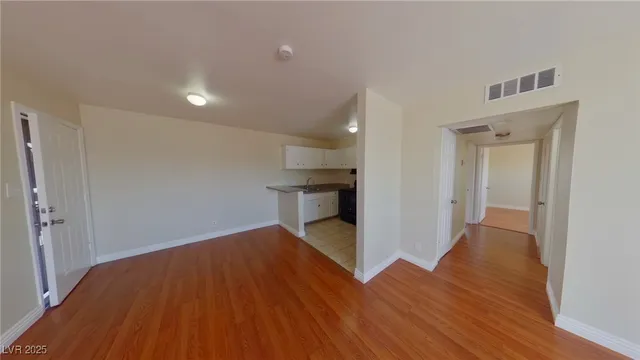 $1,050 | 512 North Circle, Unit 4, Las Vegas, NV 89119