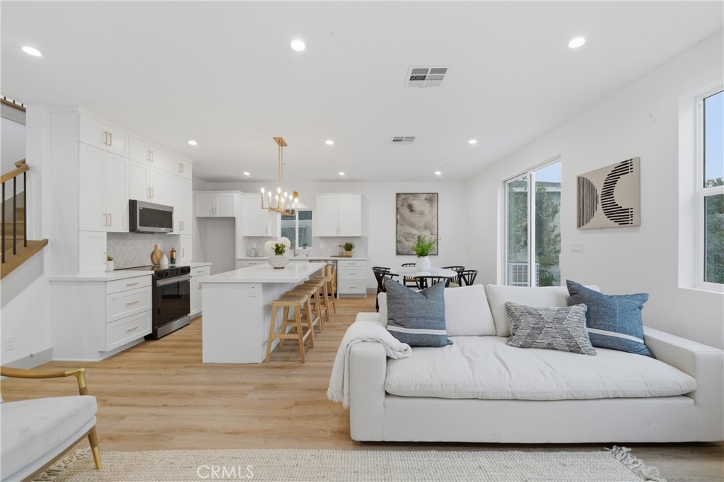 15534 Colorado Avenue Paramount, CA 90723 - Photo 7 of 36