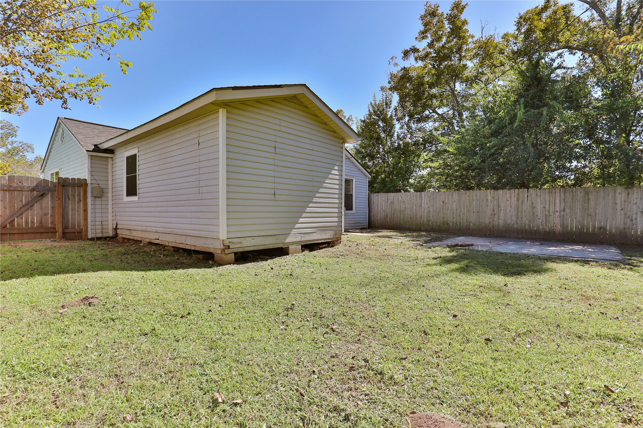 218 3 Rd Street Brazoria, TX 77422 - Photo 18 of 19 a view of a backyard