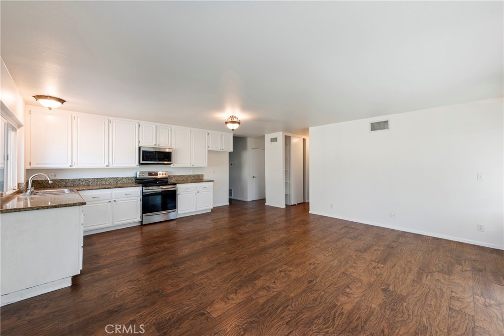 2197 Hurles Avenue Simi Valley, CA 93063 - Photo 13 of 39