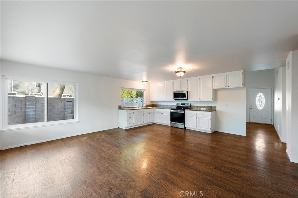 2197 Hurles Avenue Simi Valley, CA 93063 - Photo 9 of 39