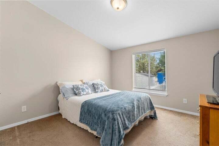 64945 McGrath Road Bend, OR 97701 - Photo 17 of 22 Guest room 1