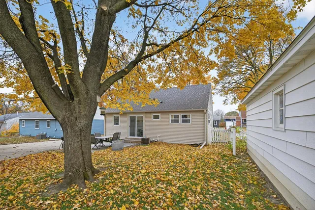 $295,000 | 800 16th Avenue Northeast, Rochester, MN 55906