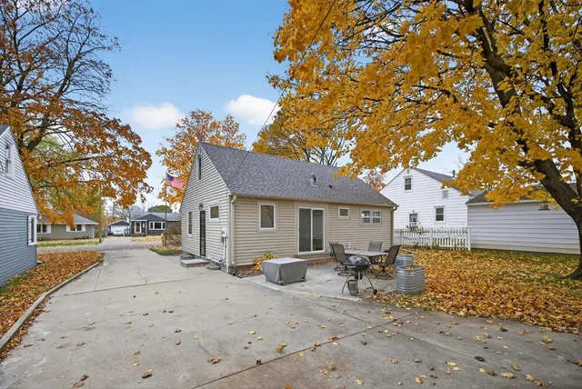 $295,000 | 800 16th Avenue Northeast, Rochester, MN 55906