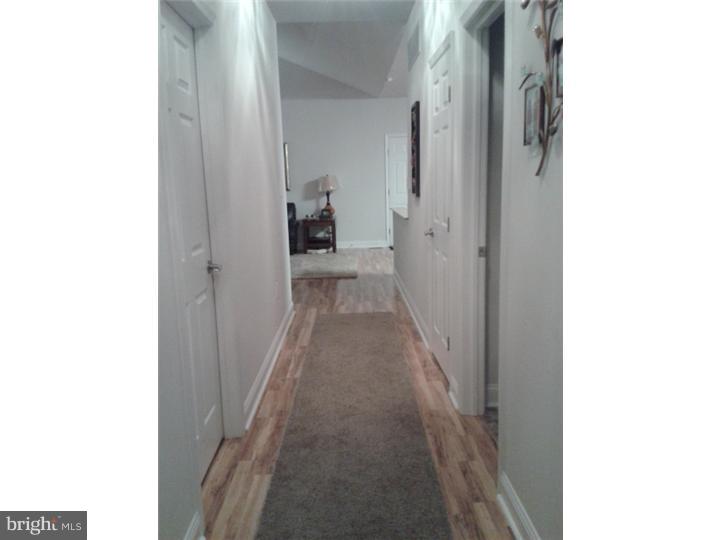 2404 Duncan Road Wilmington, DE 19808 - Photo 5 of 11 Hallway