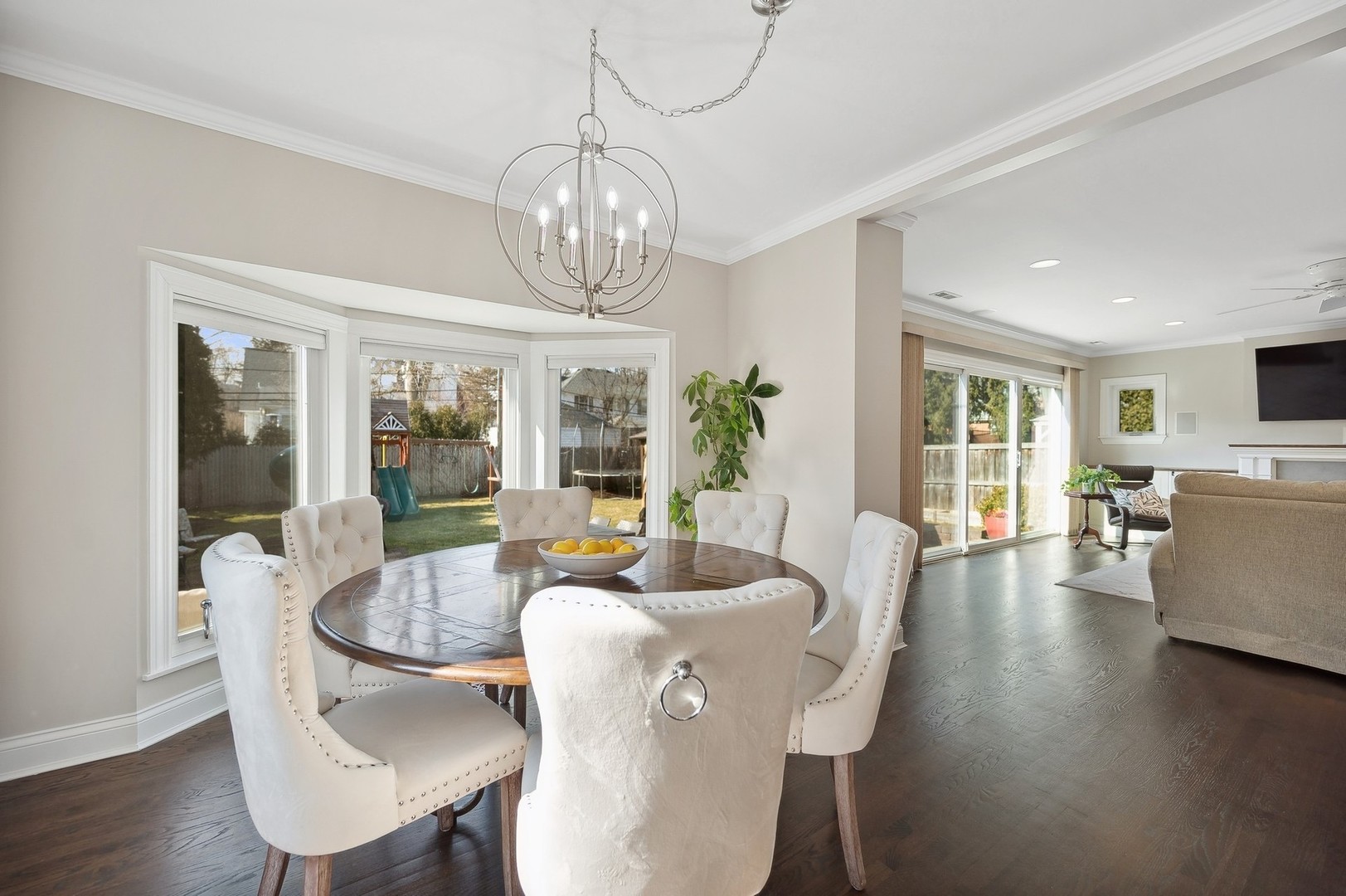 726 Forest Road Glenview, IL 60025 - Photo 8 of 31 Gallery Image 8