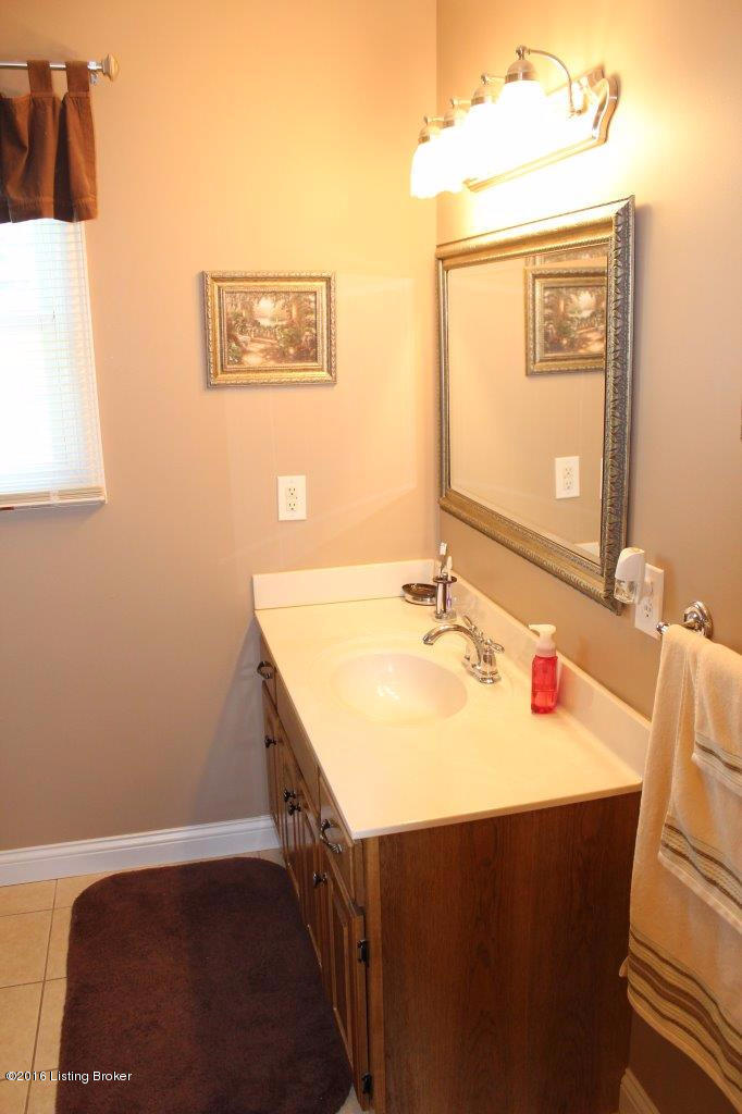 40 Tucker Road Vine Grove, KY 40175 - Photo 15 of 26 IMG_8112