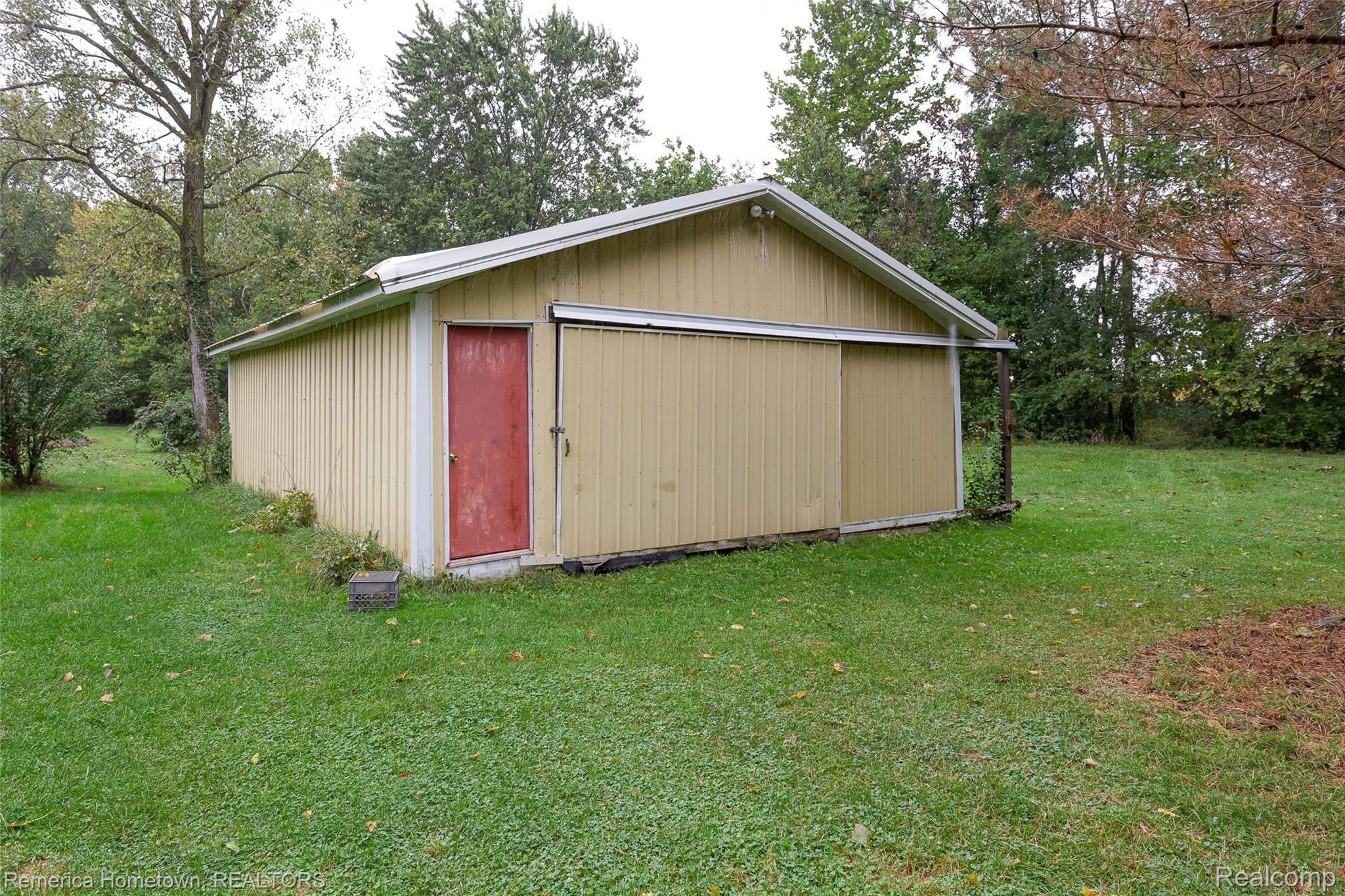 4868 Barr Road Canton, MI 48188 - Photo 8 of 27 4868 barr exteriors (10).jpg