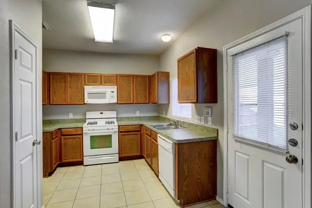 $1,395 | 23830 Single Oak Street, Spring, TX 77373