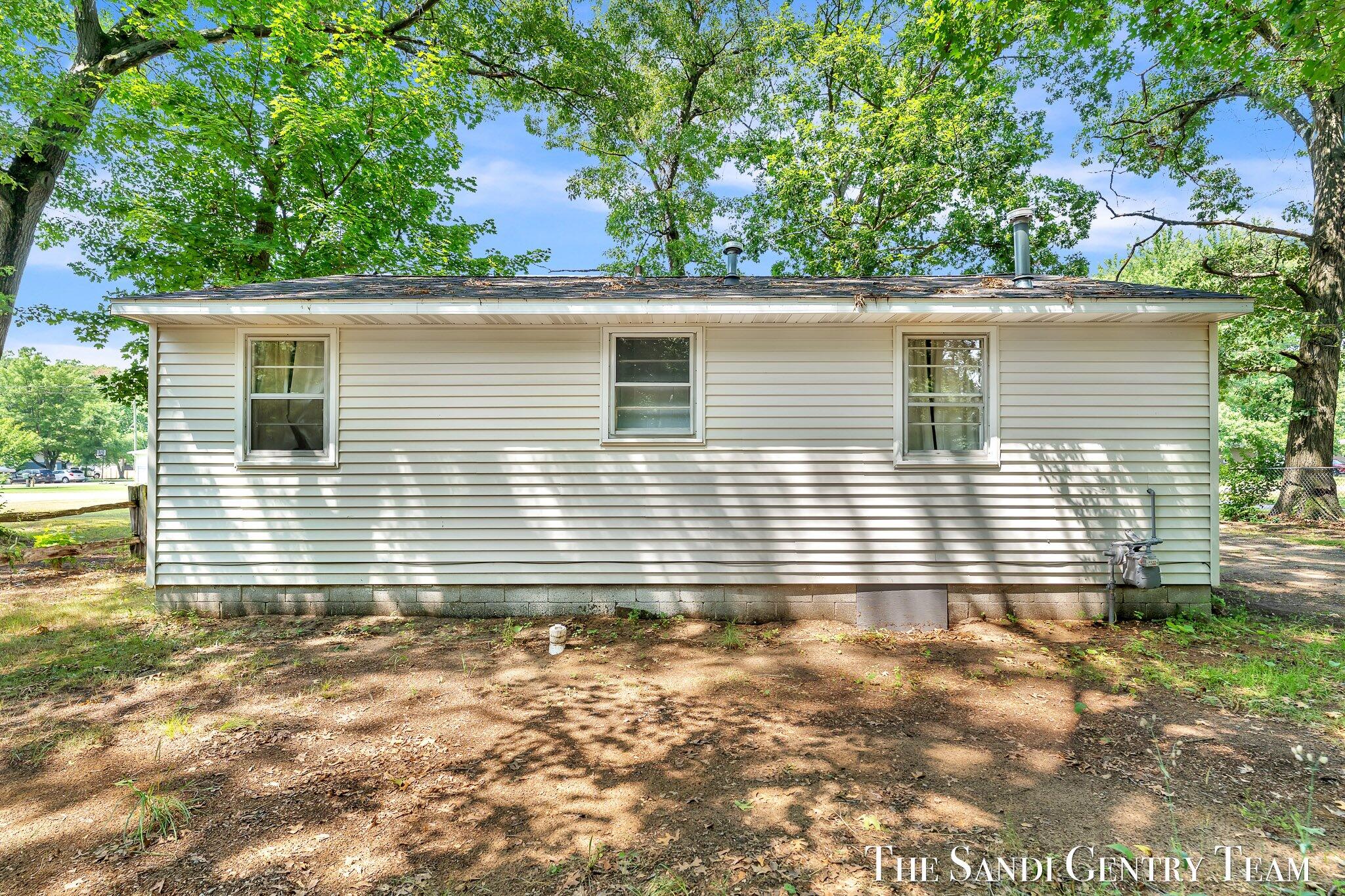3091 Bonneta Road Muskegon, MI 49442 - Photo 3 of 20 18-AIV00102