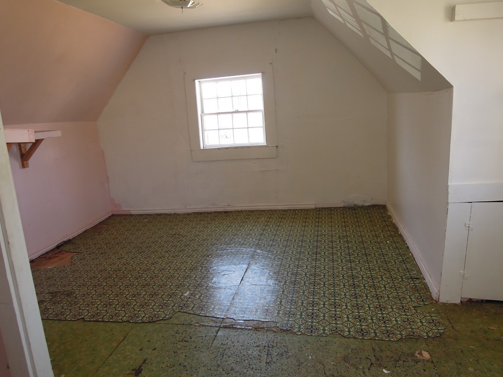 127 Ambrose Street Springfield, MA 01109 - Photo 13 of 18 Gallery Image 13