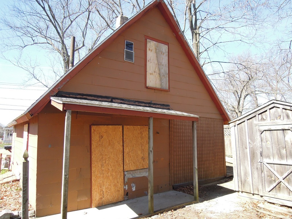 127 Ambrose Street Springfield, MA 01109 - Photo 4 of 18 Gallery Image 4