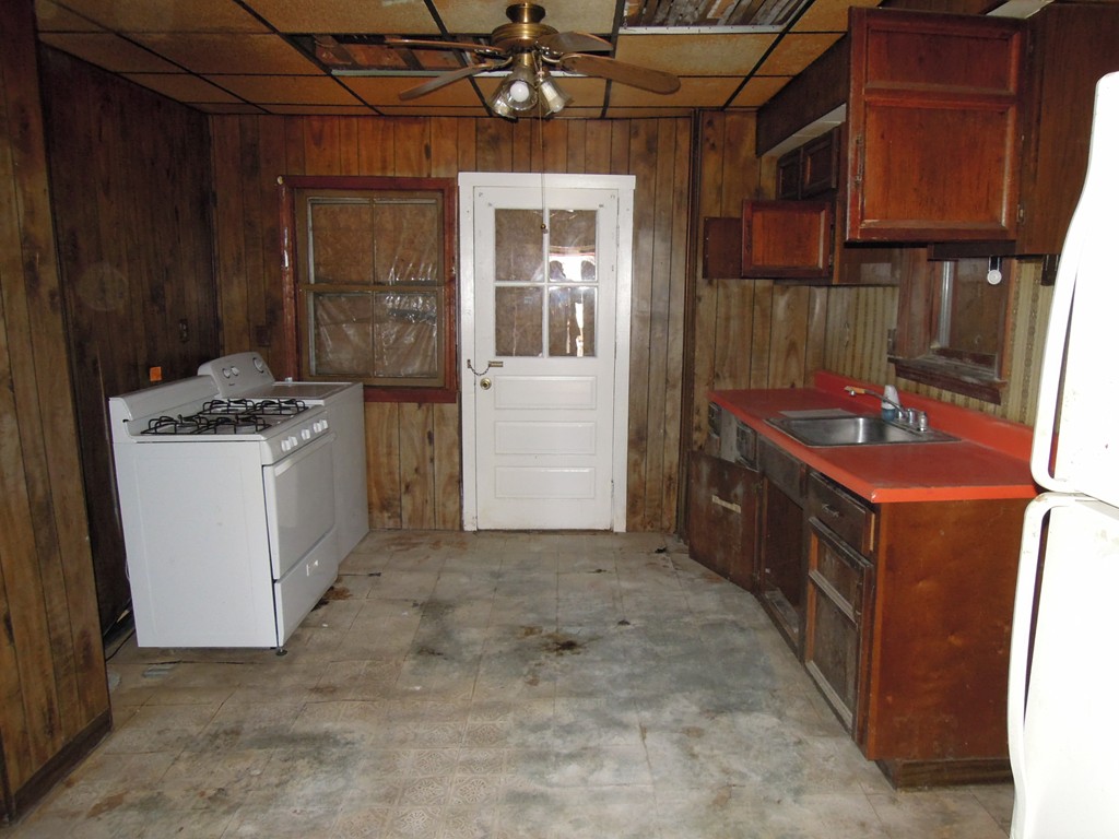 127 Ambrose Street Springfield, MA 01109 - Photo 9 of 18 Gallery Image 9