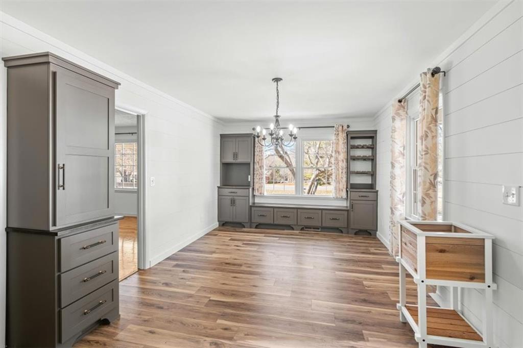 240 John Phillips Road Cedartown, GA 30125 - Photo 10 of 55 a view of livingroom with hardwood