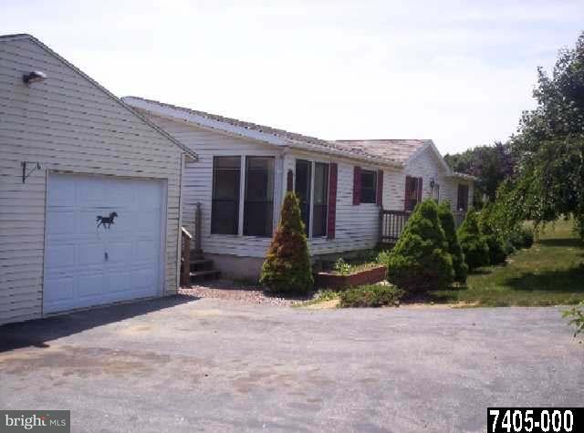 830 Sunnyside Road York, PA 17408 - Photo 2 of 3