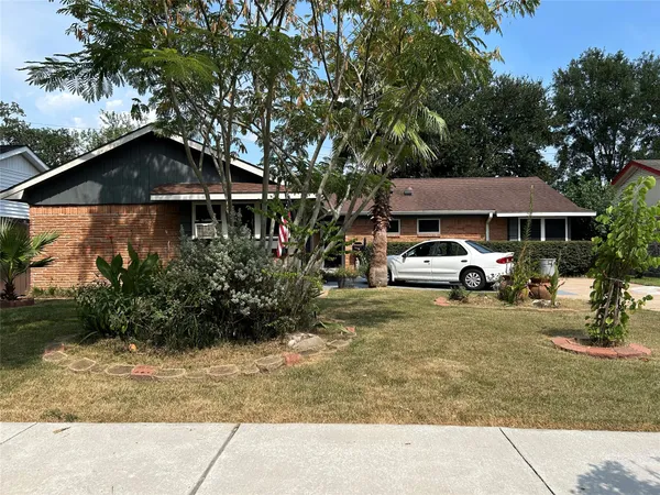 $249,900 | 2401 Peach Lane, Pasadena, TX 77502