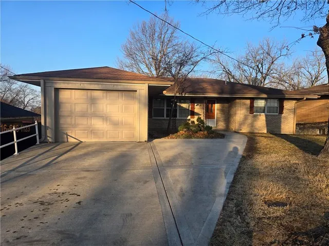 $190,000 | 2806 North River Boulevard, Independence, MO 64050