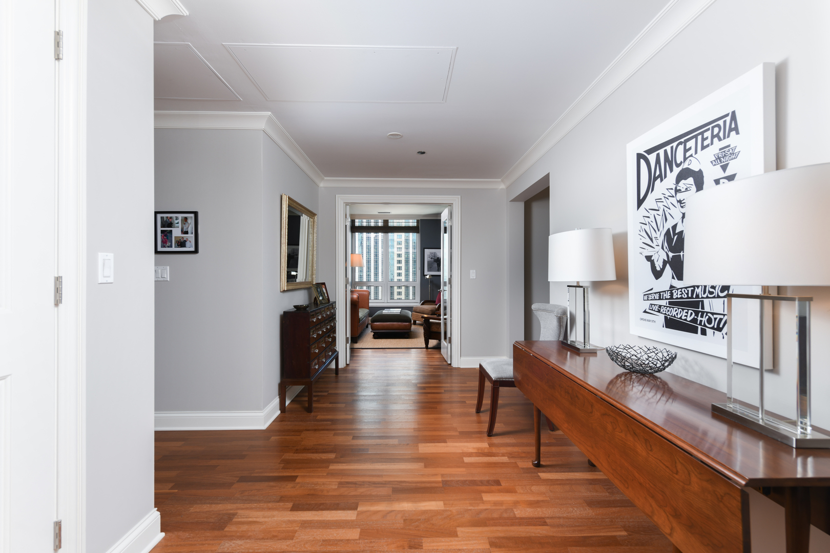 10 East Delaware Place, Unit 25B Chicago, IL 60611 - Photo 6 of 38