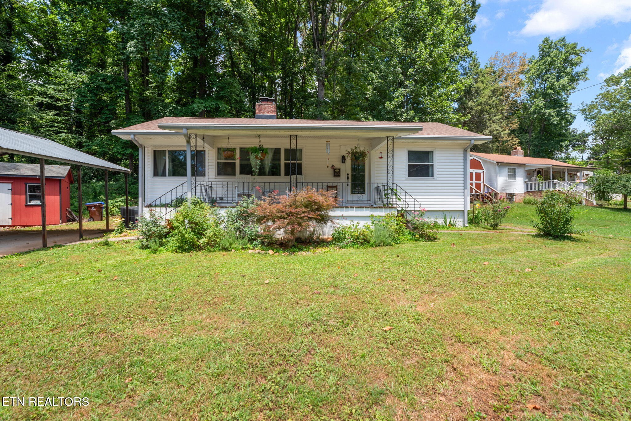 166 Outer Drive Oak Ridge, TN 37830 - Photo 1 of 30 a front view of house with yard and green space