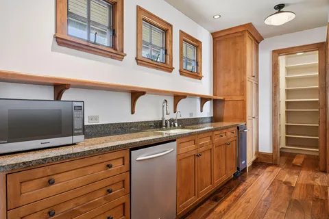 $3,895,000 | 12535 Beach Circle, Eden Prairie, MN 55344