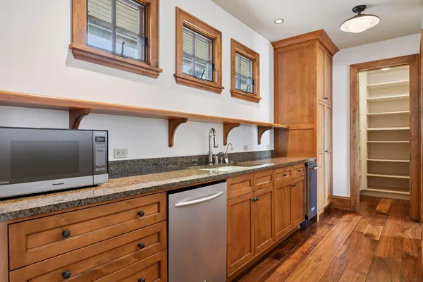 $3,895,000 | 12535 Beach Circle, Eden Prairie, MN 55344
