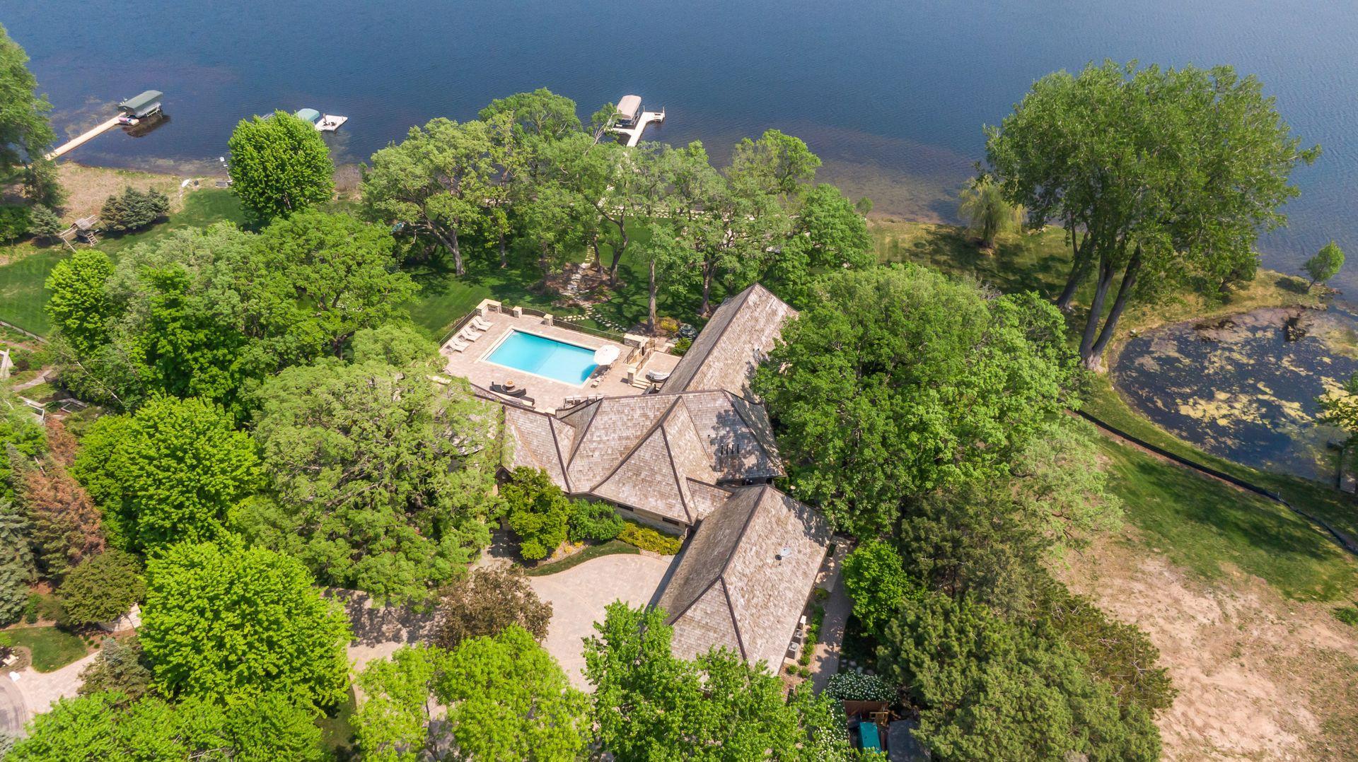 12535 Beach Circle Eden Prairie, MN 55344 - Photo 4 of 84
