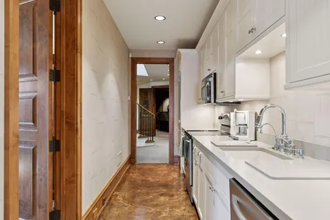 $3,895,000 | 12535 Beach Circle, Eden Prairie, MN 55344