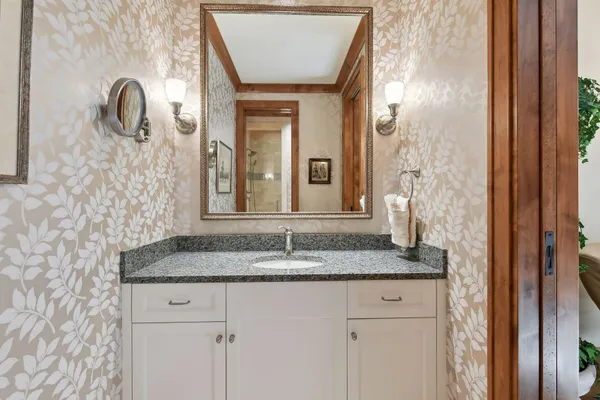 $3,895,000 | 12535 Beach Circle, Eden Prairie, MN 55344