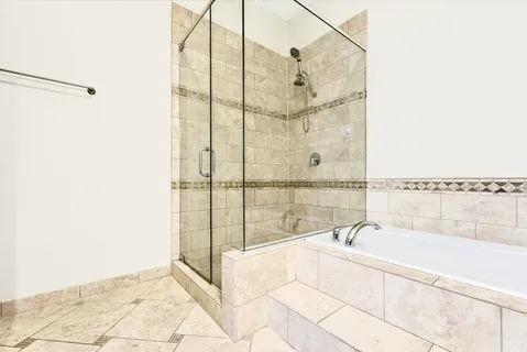 $400,000 | 832 West 36th Street, Unit 4, Chicago, IL 60609