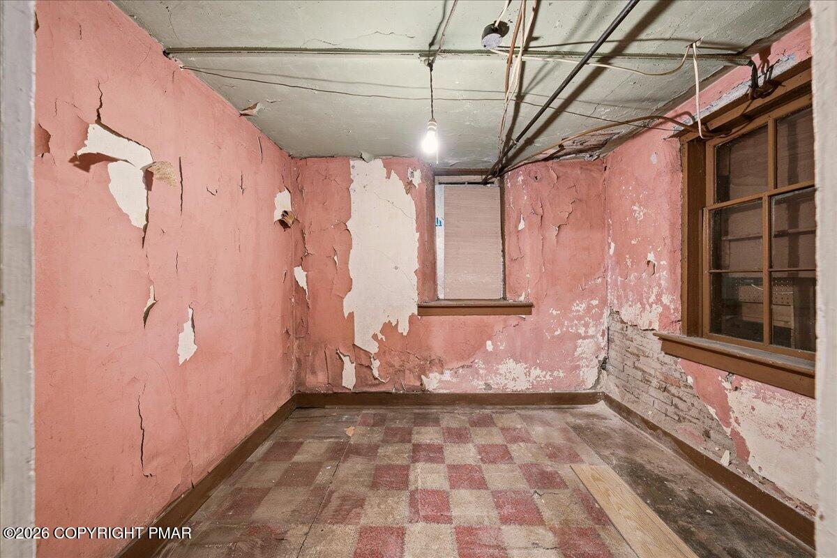 910-912 Hampton Street Scranton, PA 18504 - Photo 27 of 38 Basement