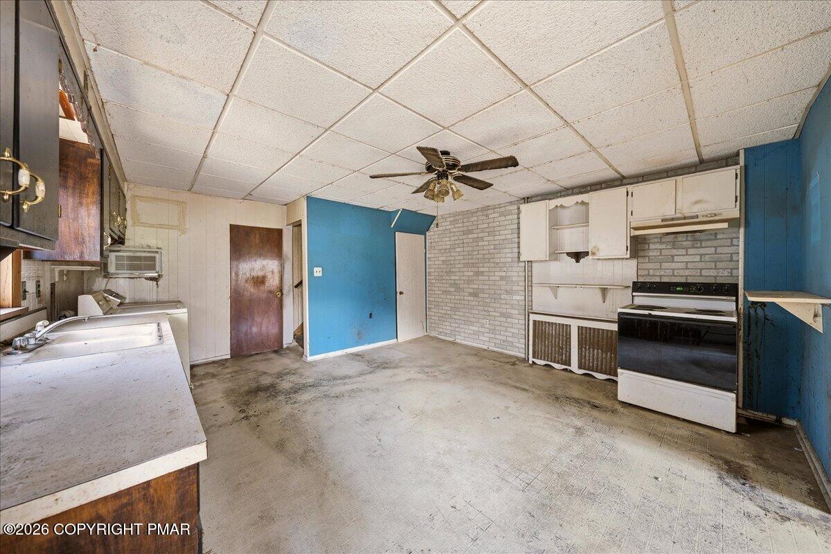 910-912 Hampton Street Scranton, PA 18504 - Photo 3 of 38 912 - Kitchen