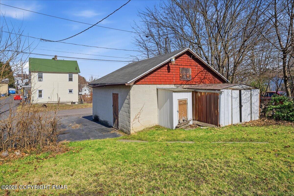 910-912 Hampton Street Scranton, PA 18504 - Photo 33 of 38 Detached Garage
