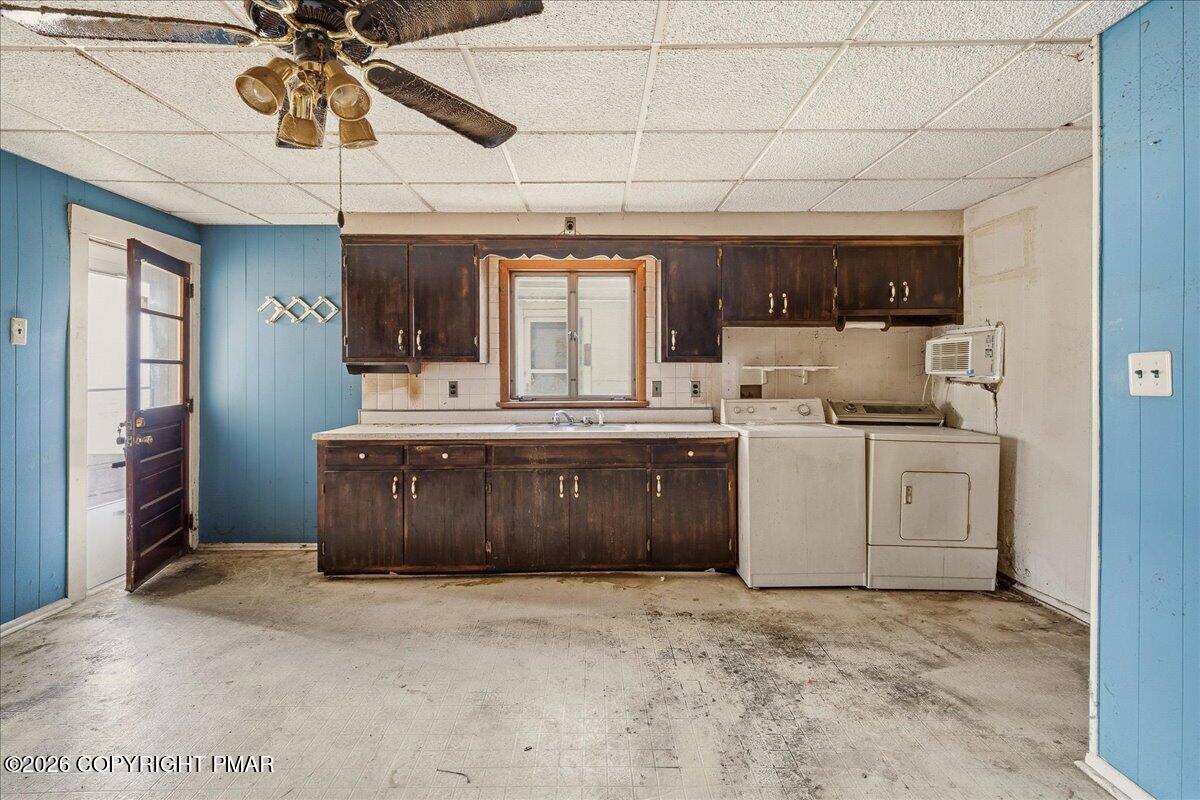 910-912 Hampton Street Scranton, PA 18504 - Photo 4 of 38 912 - Kitchen