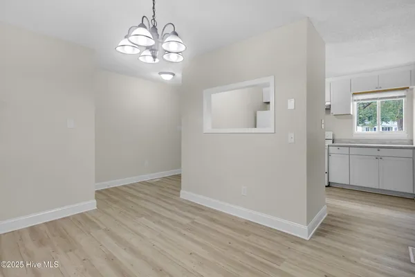$1,600 | 125 Pirates Road, Unit 7, New Bern, NC 28562
