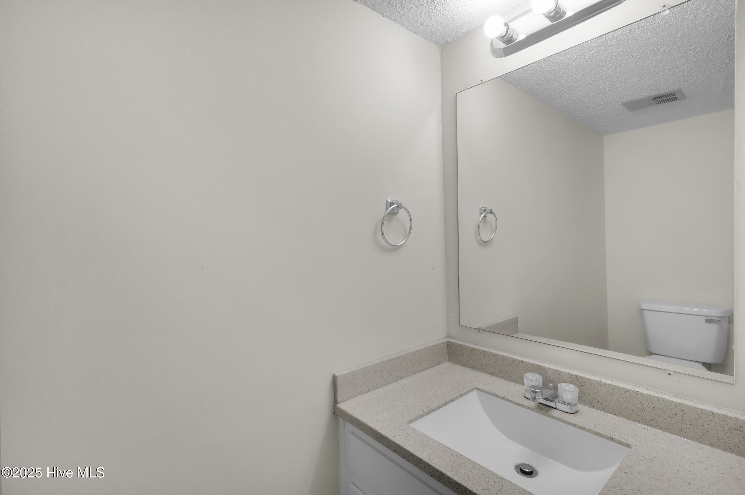 125 Pirates Road, Unit 7 New Bern, NC 28562 - Photo 5 of 30 11_13