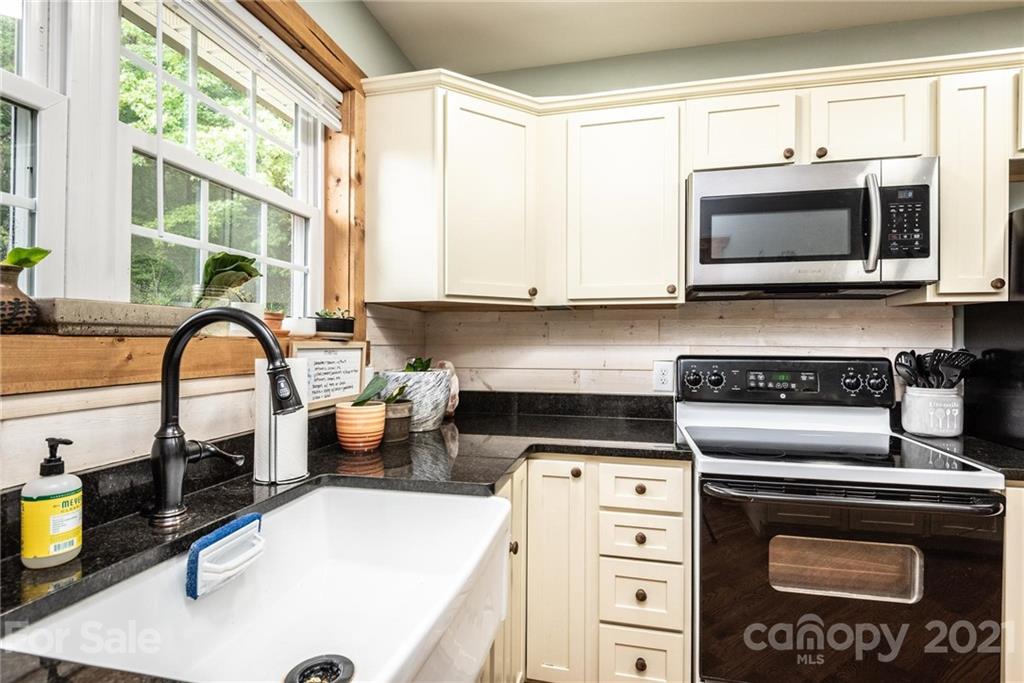 5696 Jenkins Road Morganton, NC 28655 - Photo 13 of 30 Gallery Image 13