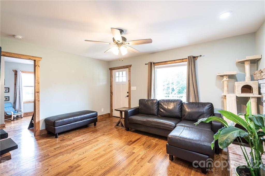 5696 Jenkins Road Morganton, NC 28655 - Photo 5 of 30 Gallery Image 5