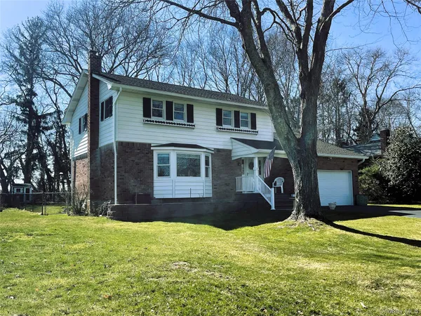 $899,000 | 93 St Marys Drive, Jamesport, NY 11901