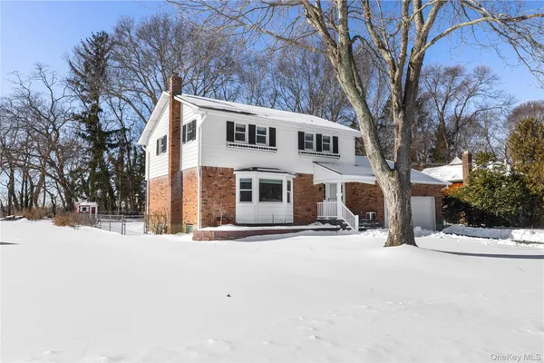 $899,000 | 93 St Marys Drive, Jamesport, NY 11901