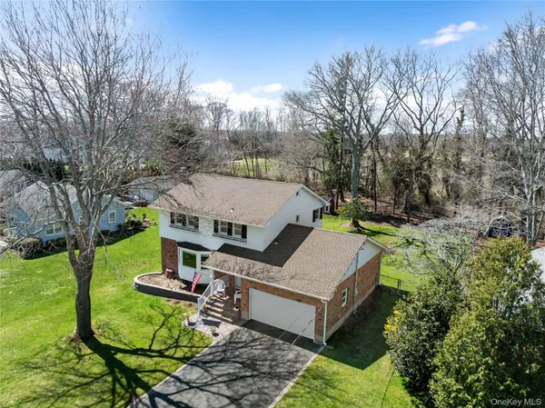 $899,000 | 93 St Marys Drive, Jamesport, NY 11901
